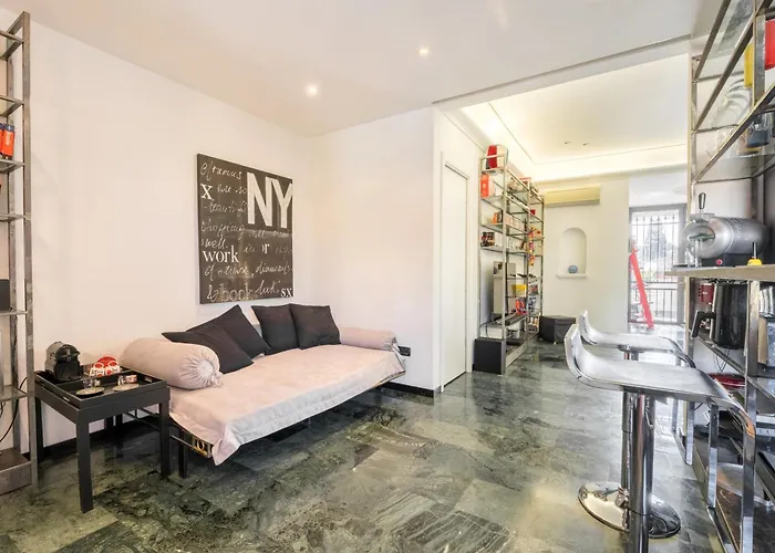 Comics Penthouse, Funny Flat Nearby Colosseum Roma